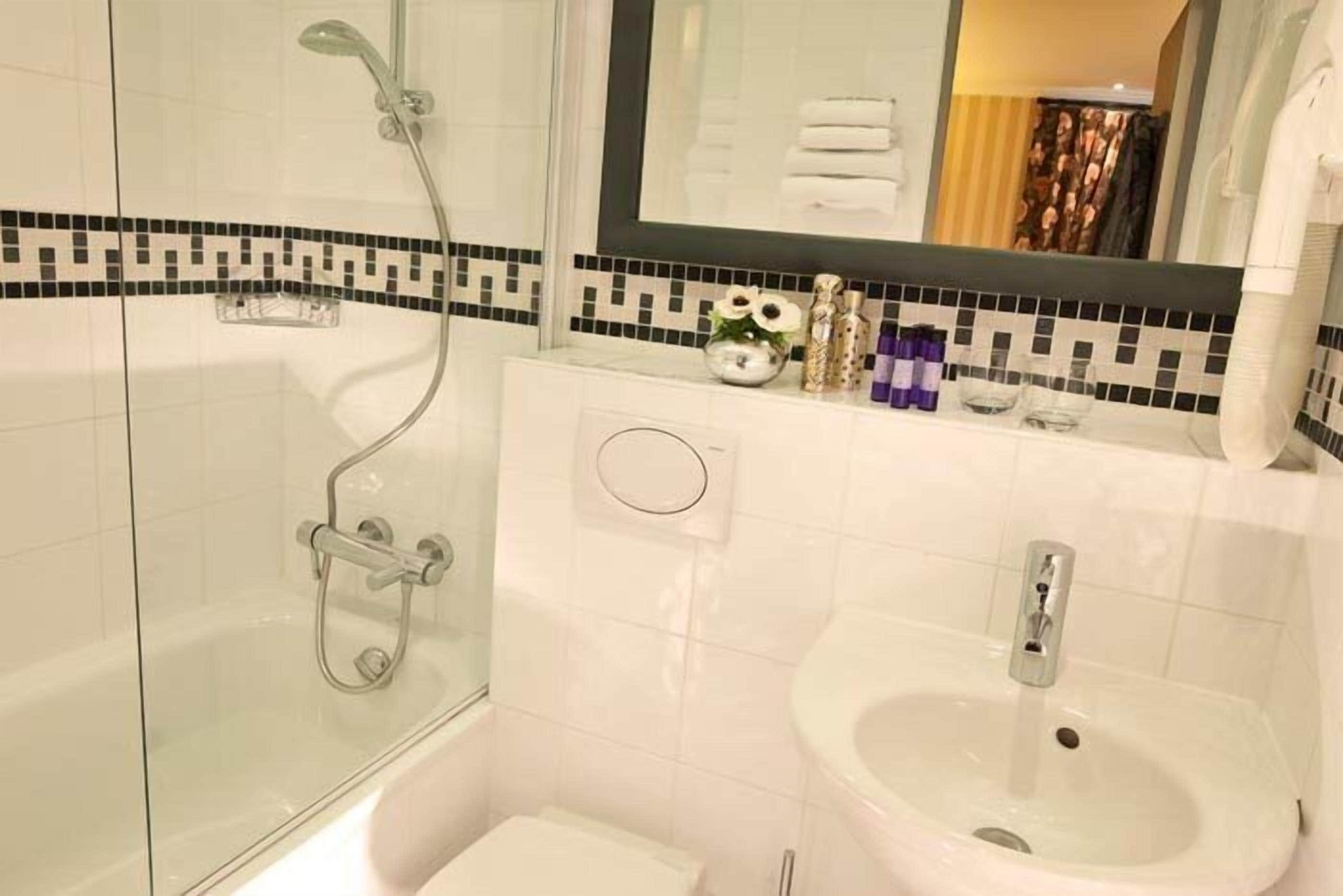 Hotel Apollon Montparnasse Parigi